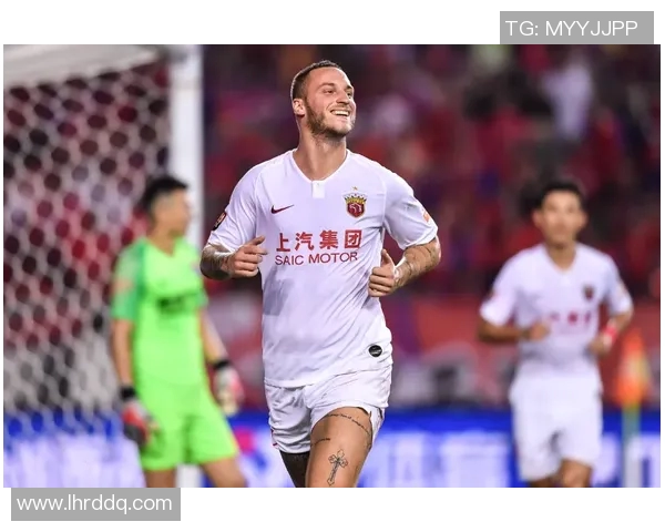 意甲足球队交易市场动态及最新转会趋势